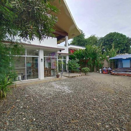 Frachette'S Bed & Breakfast Puerto Princesa Exterior photo